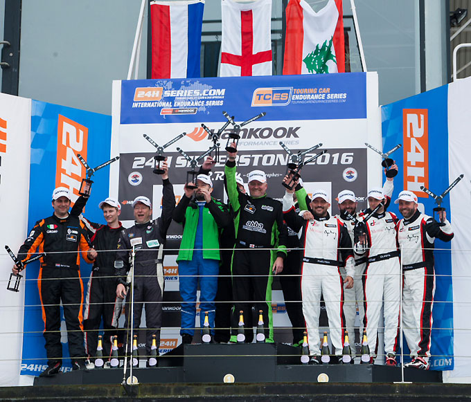 ABBA wint op circuit van Silverstone: Team Bleekemolen valt uit na 15 uur leiding